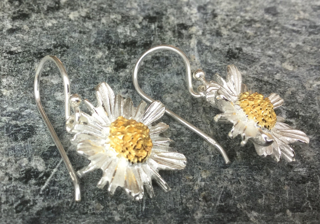 Daisy And Bee Pendant