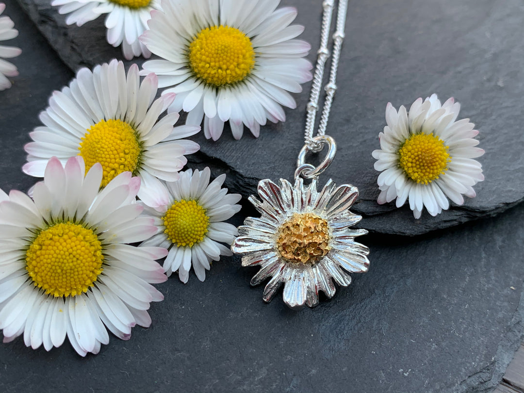 Daisy Pendant