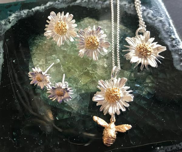 Daisy And Bee Pendant