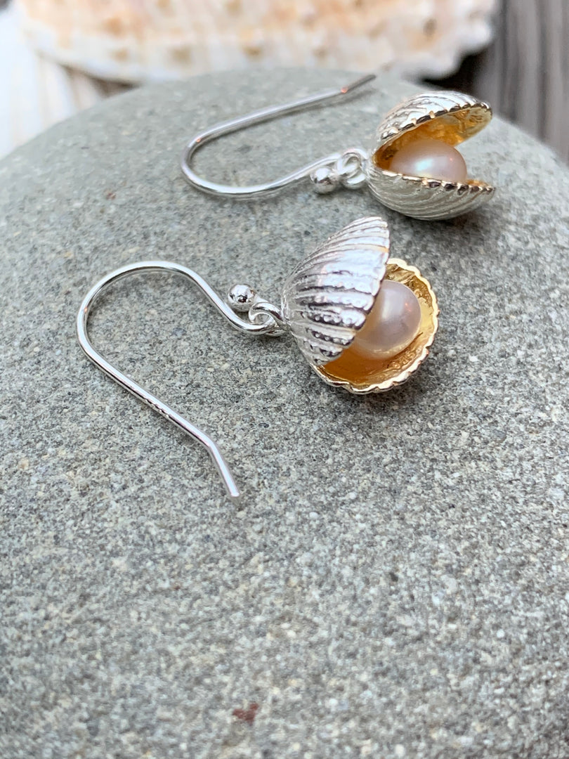 Shell with Pearl Pendant