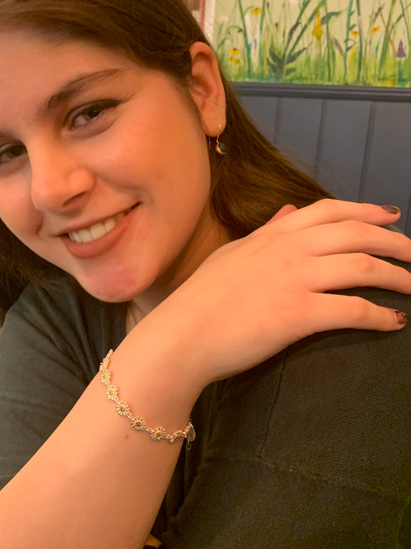 Daisy chain bracelet