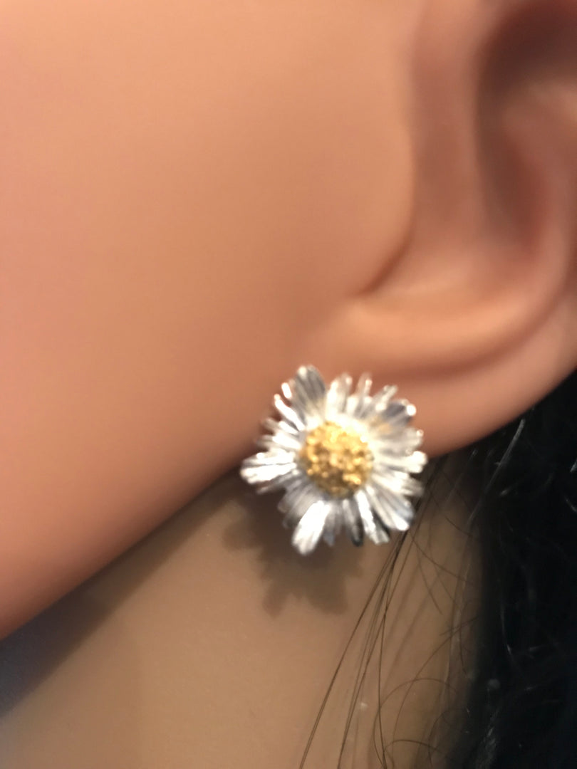 Daisy Stud Earrings