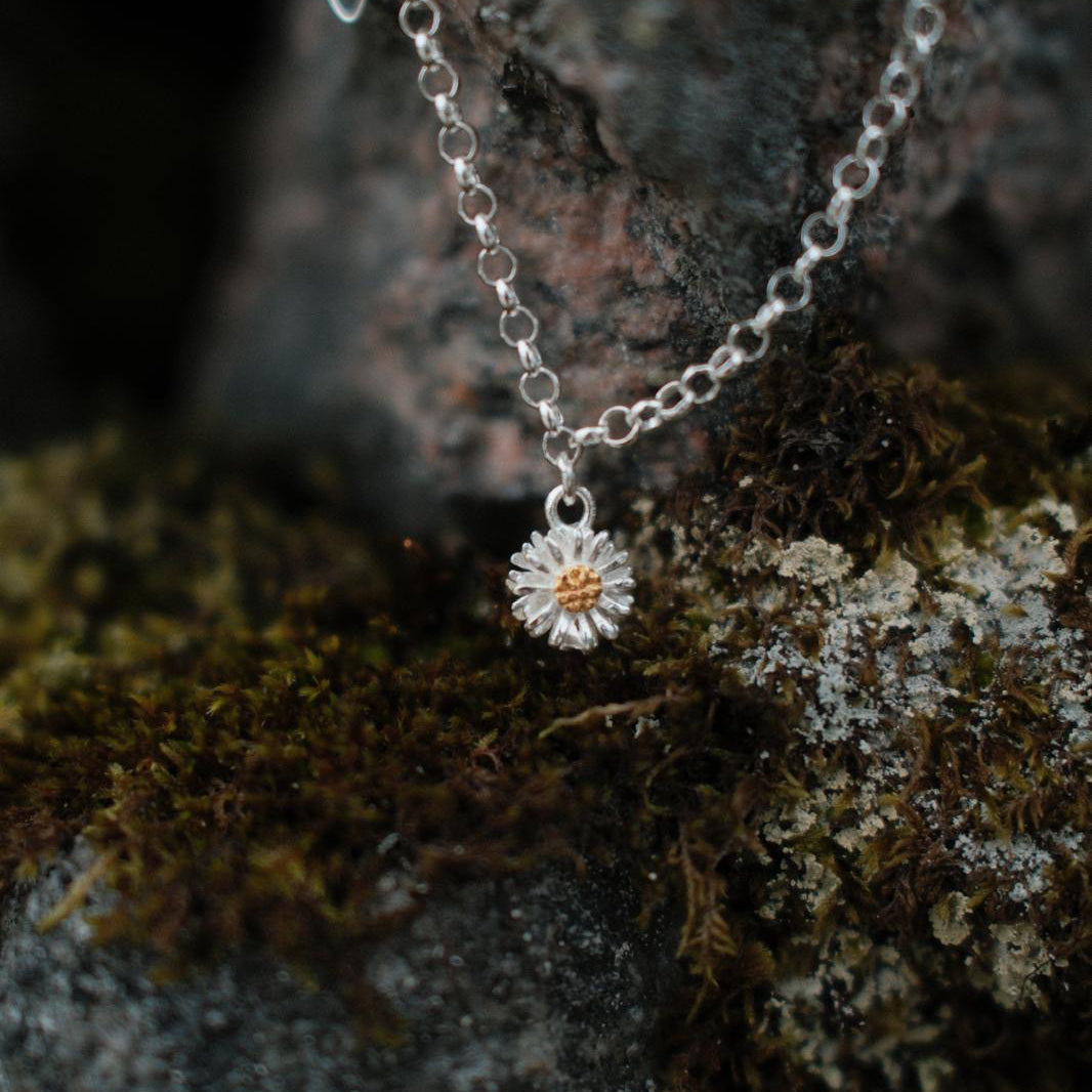 Daisy Charm Bracelet