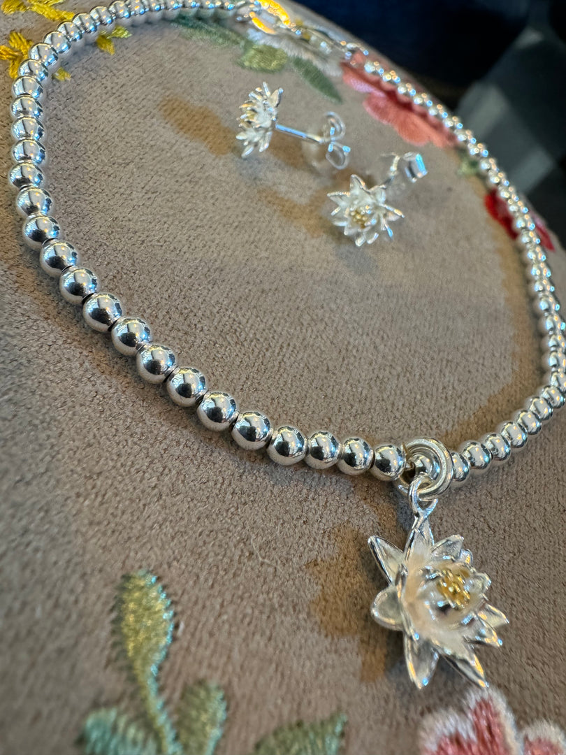 Water Lily Beaded Bracelet