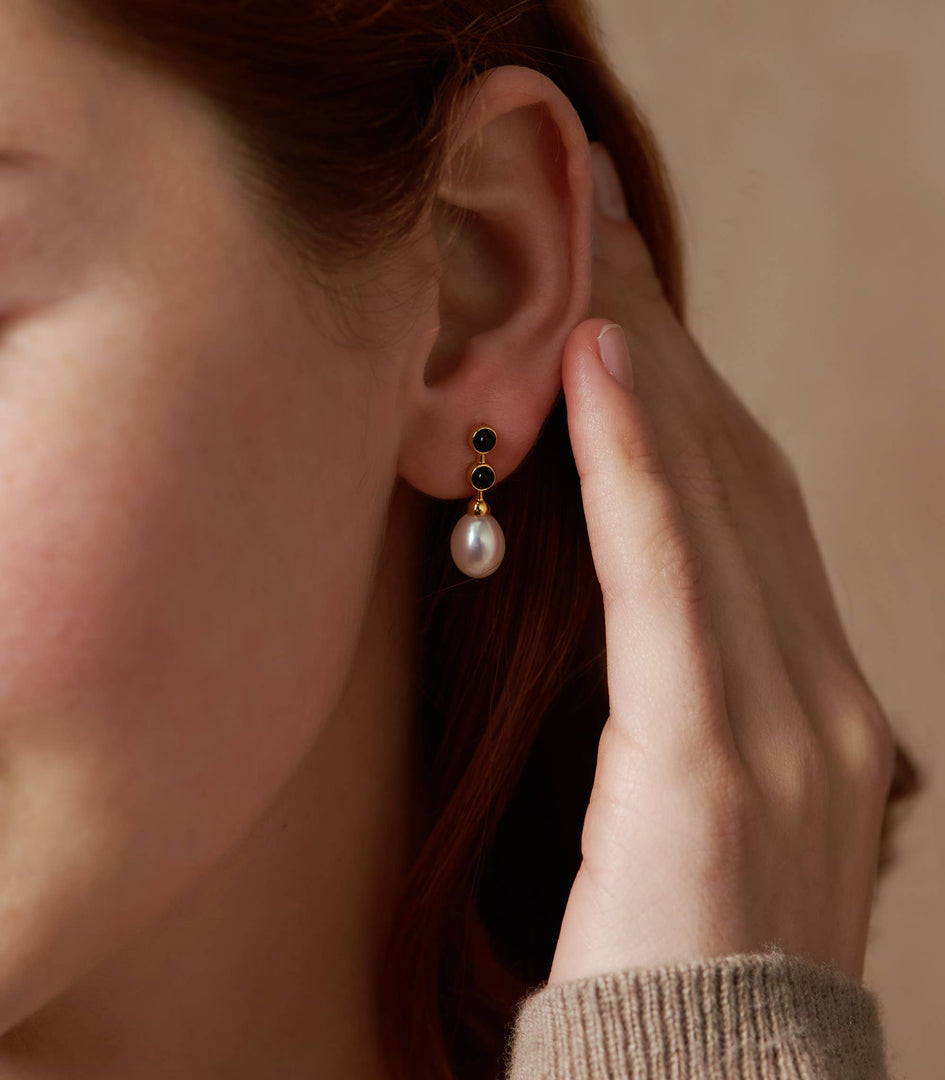 Shab Freshwater Pearl Black Onyx Earrings