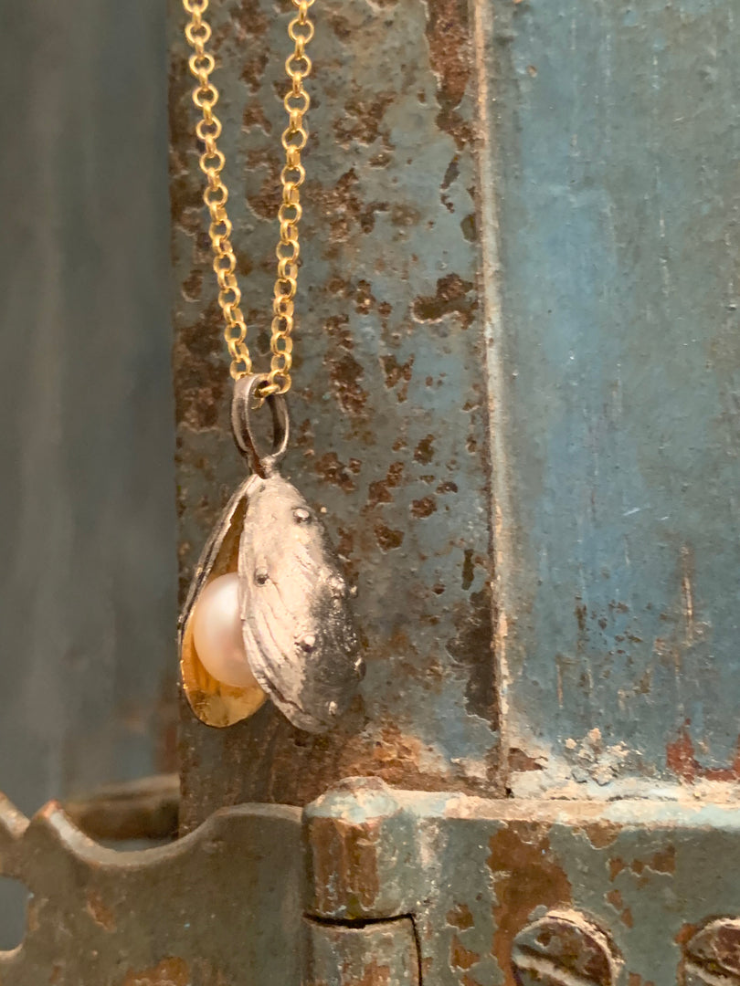 Little Mussel Pendant