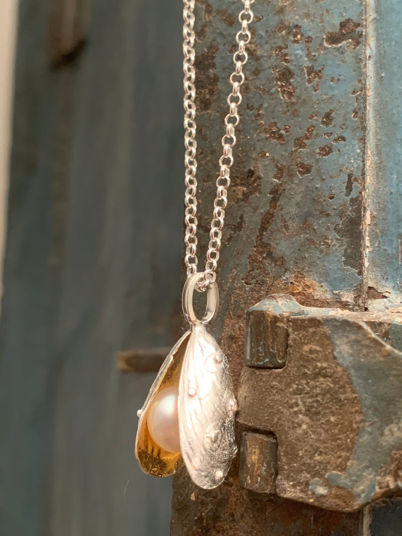 Little Mussel Pendant