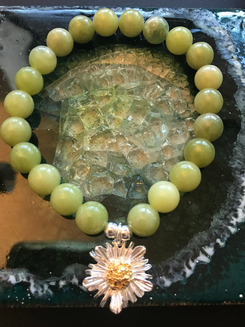Jade Beads With Daisy Bracelet