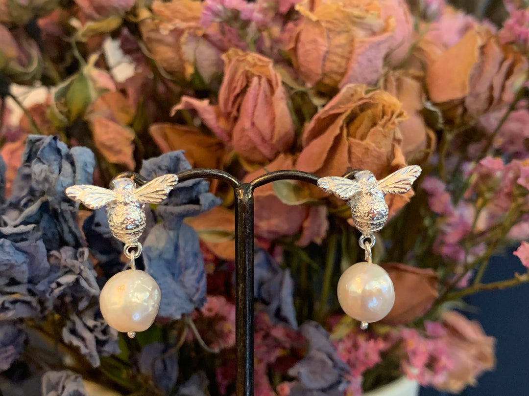 Bee with Baroque Pearl Earrings