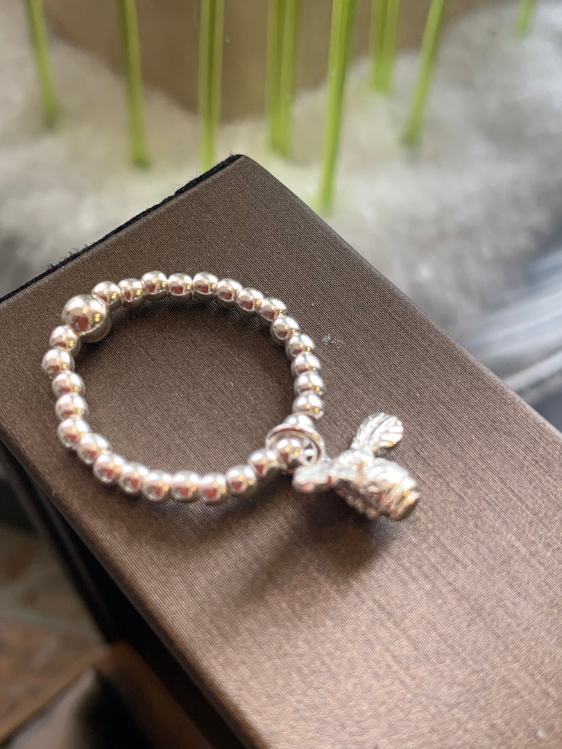 Bee beaded stretch ring