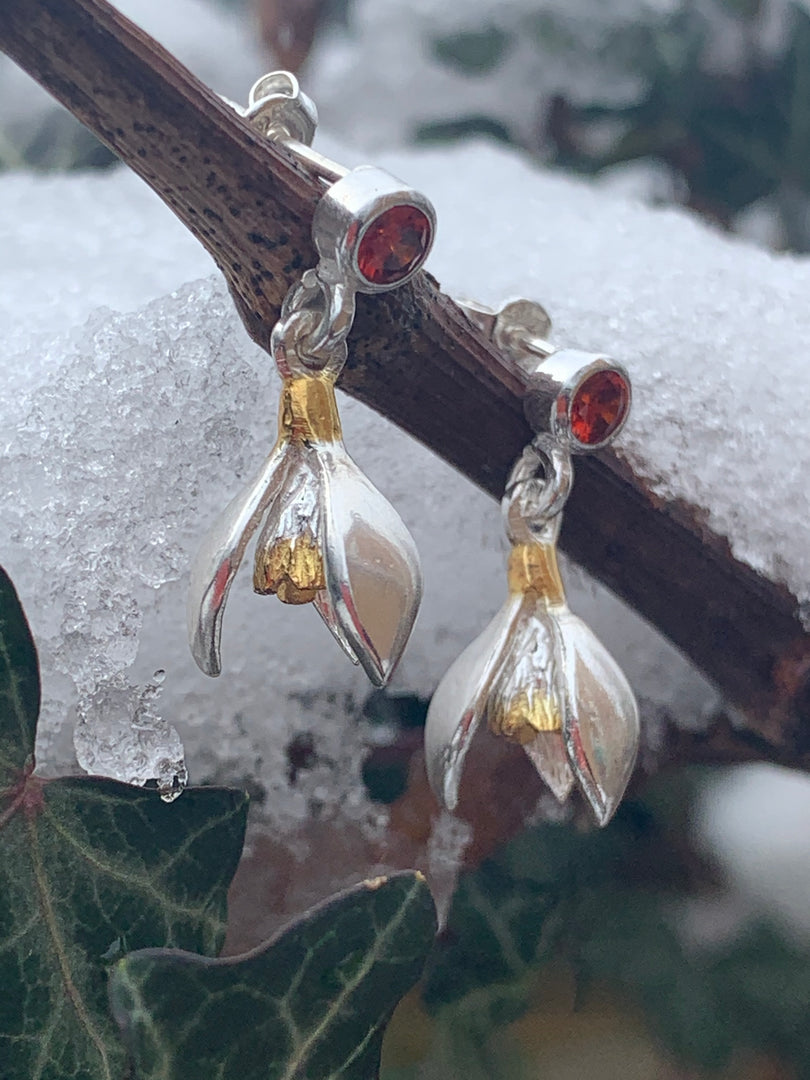 Snowdrop Pendant with Garnet and Peridot