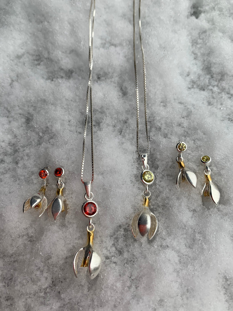 Snowdrop Pendant with Garnet and Peridot